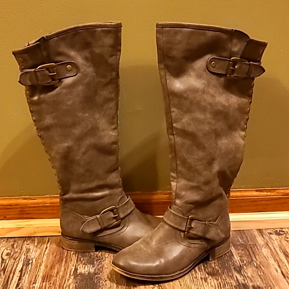 Madden Girl size 7 boots (women)